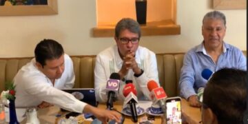 Ante una oposición que se agrupa, Morena no debe titubear en mantener la unidad: R. Monreal