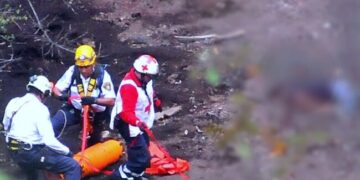 Hombre cae al fondo del volcán Xitle en Tlalpan