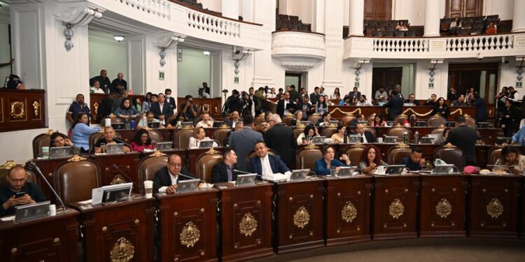 Solicitan al GCDMX y Alcaldía Cuauhtémoc dar mantenimiento al Monumento a la Raza