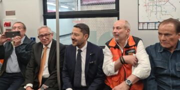 Diputados de Morena en el Congreso de la Ciudad de México se congratularon por la renuncia formal del diputado Jorge Gaviño a la bancada del PRD y convertirse en legislador sin partido. FOTO: X / Jorge Gaviño