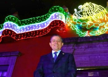 El punto de partida del alumbrado está en Jardín Hidalgo, sus principales atractivos son  Palacio de Cortés, el kiosko porfiriano y la Parroquia de San Juan Bautista, en Coyoacán, resaltó el alcalde Giovani Gutiérrez. FOTO: Especial