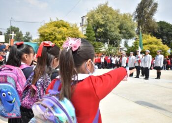 Berenice Hernández Calderón, alcaldesa de Tláhuac, entregó la escuela primaria “Principado de Mónaco”, en el pueblo de San Francisco Tlaltenco, la cual había sufrido daños tras el sismo del 19 de septiembre de 2017.