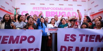 Tras registrarse como aspirante a la candidatura de Morena para la Jefatura de Gobierno de manera presencial en la sede del partido, Clara Brugada, alcaldesa de Iztapalapa con licencia, afirmó que no es una ambición personal, pues su compromiso es evitar que haya una regresión en la capital del país. FOTO: X / Clara Brugada