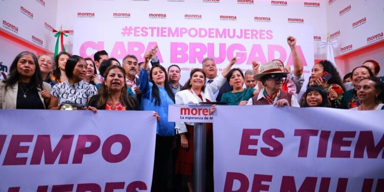 Tras registrarse como aspirante a la candidatura de Morena para la Jefatura de Gobierno de manera presencial en la sede del partido, Clara Brugada, alcaldesa de Iztapalapa con licencia, afirmó que no es una ambición personal, pues su compromiso es evitar que haya una regresión en la capital del país. FOTO: X / Clara Brugada