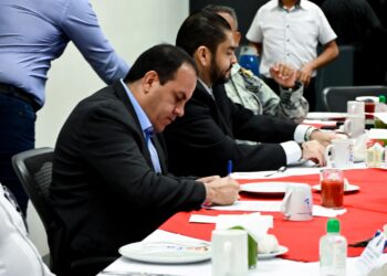 El gobernador de Morelos, el ex futbolista Cuauhtémoc Blanco no está impedido por la Constitución de la Ciudad de México para contender por la Jefatura de Gobierno en el 2024, a pesar de que en este momento se desempeña como titular del Poder Ejecutivo de una entidad federativa. FOTO: X / Gobierno de Morelos