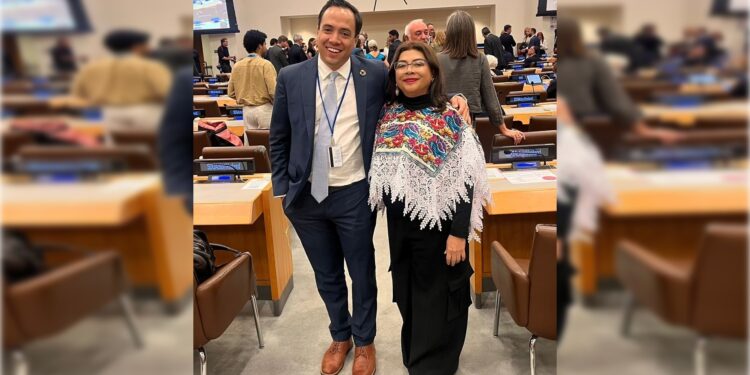 El hecho concreto: la candidata de Morena a la Jefatura de Gobierno, Clara Brugada, no asistió al foro “Primer Aniversario de la Conferencia de la Organización de las Naciones sobre el agua”, al que sí acudieron los candidatos a quienes se enfrentará el 2 de junio en las urnas: Santiago Taboada, el verdadero rival, de la alianza Va X la Ciudad de México, y Salomón Chertorivski, de Movimiento Ciudadano. FOTO: X / Brugada en la ONU