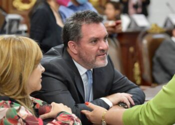El líder del Partido Acción Nacional en el Congreso de la Ciudad de México, Federico Döring, dijo que el destape anticipado de Omar García Harfuch es parte del “rostro de una desesperación y un fracasado” Gobierno de Morena en la Ciudad de México. FOTO: Congreso CDMX