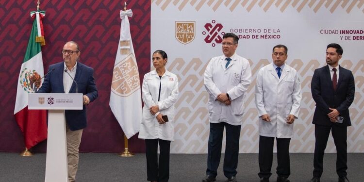 Después de que en algunos momentos se les salió de control político y devino en riesgo de conflicto, a grado que tuvieron que utilizar a la fuerza pública para contener manifestaciones de médicos, el Gobierno de la Ciudad de México informó que la primera fase de transición al IMSS – Bienestar tiene un avance del 98% de los trabajadores de la salud, por lo que a partir del próximo 1 de septiembre comenzarán las mejoras laborales.