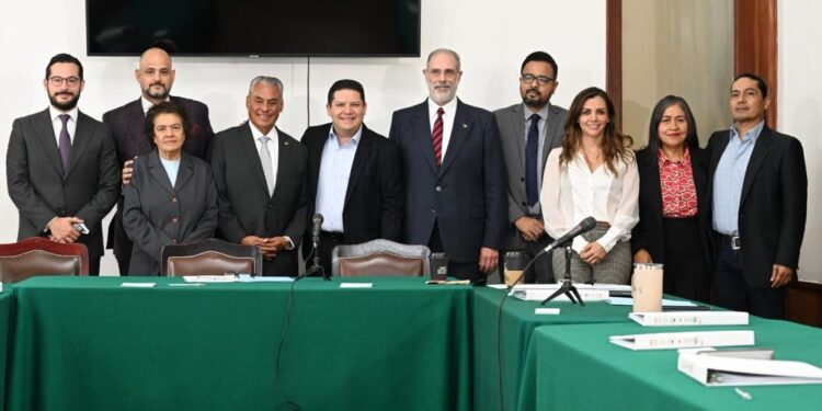 En el Congreso de la Ciudad de México se llevó a cabo la instalación del Consejo Judicial Ciudadano, conformado por 11 ciudadanos que tendrán la misión de evaluar quién será la o el titular de la Fiscalía General de Justicia (FJCDMX) de 2024 a 2027, y el primer escenario es que sea ratificada su actual titular, Ernestina Godoy, por cuatro años más. FOTO: Congreso CDMX