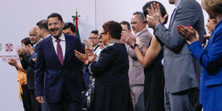 El jefe de Gobierno Martí Batres exhortó a los usuarios de motocicletas a que cumplan con las nuevas disposiciones al Reglamento de Tránsito y que tienen como objetivo brindar seguridad a la ciudadanía. FOTO: GCDMX