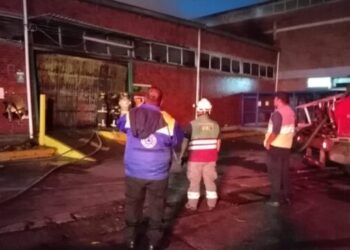 Incendio en GAM consume almacén de medicamentos del IMSS