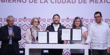 Firman convenio INEA y Gobierno capitalino