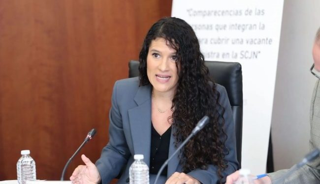 La titular de la Fiscalía General de Justicia de la Ciudad de México, Bertha Alcalde Luján no puede ocultar su filiación morenista –aunque no tenga credencial–, partido que dirige a nivel nacional su hermana Luisa María. FOTO: Especial