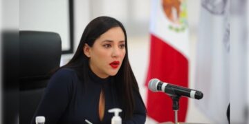 En el Frente Amplio por México dicen que al mal paso hay que darle prisa, pues están convencidos de que la alcaldesa de la Cuauhtémoc, Sandra Cuevas, pase lo que pase, va a armar una trifulca porque no será la candidata del Frente Amplio por México (FAP) a la Jefatura de Gobierno de la CDMX. FOTO: X / Sandra Cuevas
