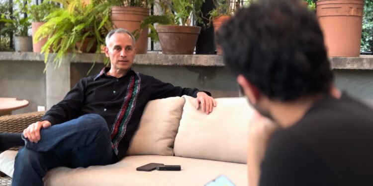 El aspirante a la candidatura de Morena para la Jefatura de Gobierno en la elección del 2024 Hugo López-Gatell emitió el primer capítulo de su miniserie a través de las redes sociales. FOTO: X / López Gatell