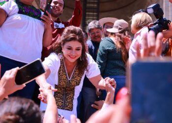 Diputados locales del PAN acusaron que por instrucciones de la Jefatura de Gobierno de la CDMX, funcionarios de esta administración operan a favor de Clara Brugada, alcaldesa de Iztapalapa con licencia, que busca ser la abanderada de Morena a la Jefatura de Gobierno de la capital del país. FOTO: Campaña Clara Brugada