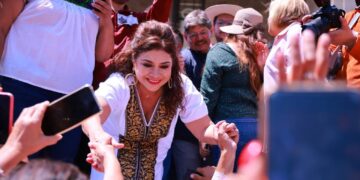 Diputados locales del PAN acusaron que por instrucciones de la Jefatura de Gobierno de la CDMX, funcionarios de esta administración operan a favor de Clara Brugada, alcaldesa de Iztapalapa con licencia, que busca ser la abanderada de Morena a la Jefatura de Gobierno de la capital del país. FOTO: Campaña Clara Brugada