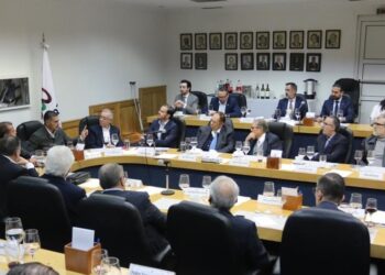 El aspirante a la candidatura de Morena para la Jefatura de Gobierno Omar García Harfuch, al asistir como invitado a la 25 Sesión Ordinaria del Consejo Directivo de la Cámara Nacional de la Industria de Radio y Televisión (CIRT), destacó la importancia de dar continuidad a los proyectos para mantener la estabilidad. FOTO: Campaña Harfuch