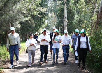 En una postura que pareció dual, entre aspirante a la Jefatura de Gobierno y titular de la PAOT, Mariana Boy se reunió con integrantes de los pueblos originarios de San Juan Ixtayopan, en Tláhuac, a quienes les ofreció: “Cuenten conmigo para tener un ejido más sustentable y productivo”. FOTO: PAOT