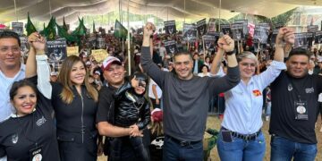 El aspirante de Morena a la candidatura para la Jefatura de Gobierno Omar García Harfuch dijo que en un mes de recorridos por las Alcaldías de la Ciudad de México se reunió con más de 160 mil personas de distintos sectores de la sociedad. FOTO: Campaña Harfuch