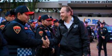 Alcalde Santiago Taboada encabeza el último pase de lista y cambio de turno de los elementos de Blindar BJ