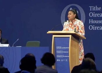 Participa Ana Lilia Rivera en cumbre europea de parlamentarios; llama a fortalecer la democracia para abatir la desigualdad