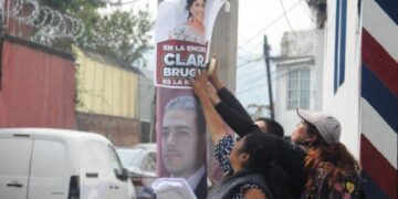 Ciudadano acusa a equipo de Harfuch de agresión por quitar su propaganda