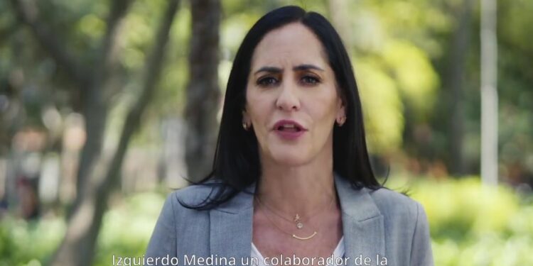 La alcaldesa de la Álvaro Obregón, Lía Limón, denunció este sábado que un colaborador muy cercano a ella, a quien incluso consideró como “familia”, sufrió un atentado el viernes por la noche y su vida sigue en peligro. FOTO: Tomada del video X / Lía Limón