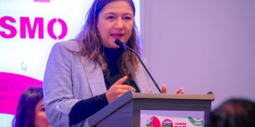 A pesar de que se reiteró ante diputados su “compromiso con la transparencia”, la alcaldesa de Azcapotzalco, Nancy Núñez (Morena) prefirió eludir a enfrentar un delicado tema de conflicto de interés en el primer círculo de su equipo de gobierno. FOTO: X / Nancy Núñez