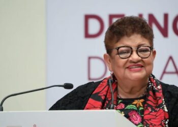 Los otros siete integrantes de la bancada del PRI ya reiteraron su postura de que no van a avalar que continúe en el cargo la actual fiscal Ernestina Godoy, pues no consideran que su trabajo merezca ser premiado con permanecer en el cargo. FOTO: FGJCDMX