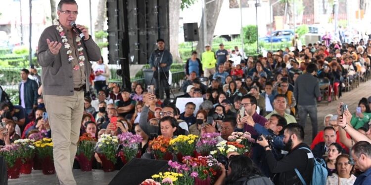 Además del Senado, cuentan  que a Ebrard lo convencieron también con candidaturas para diputaciones y senadurías para su gente, y su candidato en Jalisco, Carlos Lomelí. FOTO: X / Ebrard