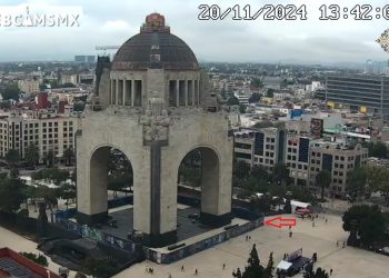 La conmemoración del 114 aniversario del inicio de la Revolución Mexicana (tercera transformación, según AMLO) dejó ver dos miserias políticas de la autodenominada “cuarta transformación de la vida pública de México” y su “segundo piso”: pleno desinterés por los sitios, los símbolos históricos, y falta de capacidad política para su preservación y la gobernabilidad en la CDMX. FOTO: WebcamsMX
