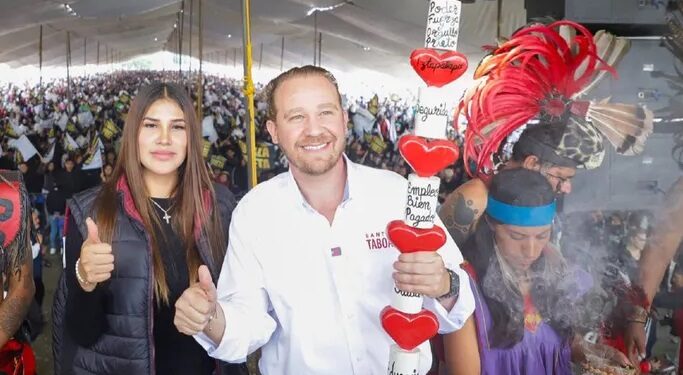 Santiago Taboada confía en que el poniente de la Ciudad de México lo tiene ganado. Por eso, el precandidato de la oposición a la Jefatura de Gobierno de la CDMX se ha concentrado en la zona donde lo conocen poco: Iztapalapa. FOTO: Archivo CDMX Magacín.