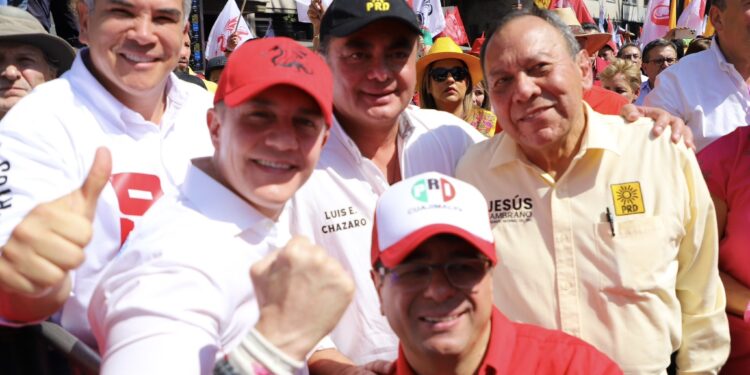 Por su parte, el aspirante priista Adrián Rubalcava consideró que en México se requiere hablar con la verdad y no engañar a la población por lo que ofreció trabajar por una CDMX “unida, sin divisiones o confrontación". FOTO: X / Rubalcava