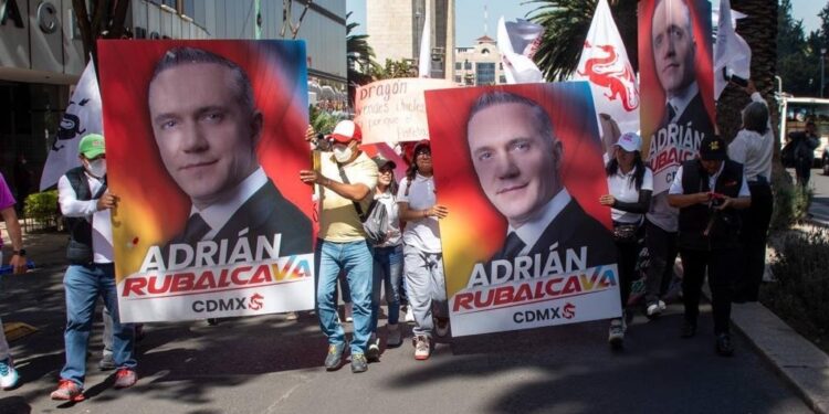 Marcha de apoyo "por una contienda libre y transparente al interior de Va por la CDMX, para elegir a su candidato a la Jefatura de Gobierno". FOTO: X / Rubalcava