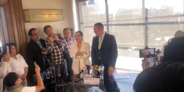 La alcaldesa en Cuauhtémoc Sandra Cuevas dijo que le puso “pausa” a su relación con la alianza “Va X la Ciudad de México”, conformada por el PRI, PAN y PRD, éste último que la postuló en 2021 para el cargo que hoy ostenta y hacia 2024 acordaron no darle candidatura alguna. FOTO: FOTO: Video X / Sandra Cuevas