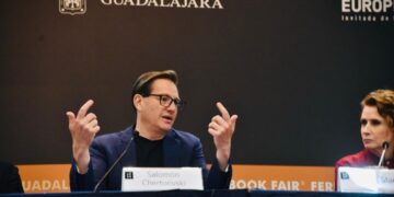 El precandidato de Movimiento Ciudadano a la Jefatura de Gobierno de la Ciudad de México, Salomón Chertorivski participó como panelista en la tercera mesa del “Foro Nexos” en el marco de la Feria Internacional del Libro en Guadalajara, denominada “¿Qué falló? México 1994-2023”. FOTO: Campaña Chertorivski