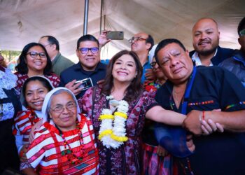 Brugada comentó que si es electa jefa de gobierno en 2024 integrará una agenda con las 16 Alcaldías para atender las necesidades de las comunidades, pueblos y barrios originarios. Aseguró, este sector de la población “ha encarnado” los “procesos de transformación en el país”. FOTO: X / Clara Brugada