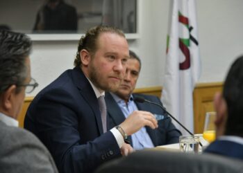 De acuerdo a diversas encuestas, el aspirante que encabeza las preferencias es el alcalde con licencia de la Alcaldía Benito Juárez seguido por la alcaldesa con licencia de Álvaro Obregón Lía Limón. FOTO: X / Taboada