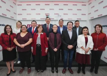 Clara Brugada se reunió este miércoles con la virtual candidata presidencial de su partido, Claudia Sheinbaum, junto con los otros coordinadores para la defensa de la transformas en las ocho entidades federativas en que se renovarán gubernaturas. FOTO: X / Brugada