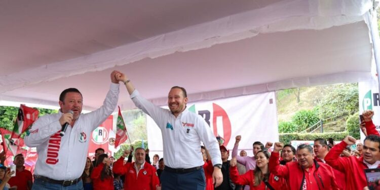 En su asamblea informativa en la Alcaldía Magdalena Contreras, el precandidato del Frente Amplio por la CDMX para la Jefatura de Gobierno, Santiago Taboada dijo que logrará que la gente en la Ciudad de México tenga mayor calidad de vida y vivan mejor, como en la Benito Juárez. FOTO: X / Taboada