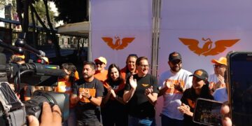 “Hay que recomponer y cambiar el rostro a nuestra ciudad y esto se logrará con un jefe de gobierno de tiempo completo, preocupado por los problemas específicos que aquejan a cada colonia y escuchando a sus habitantes”, expresó Chertorivski Woldenberg. FOTO: Campaña Chertorivski