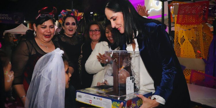 Durante las festividades del Día de Muertos se registró saldo blanco en los 9 panteones, 3 públicos, 3 privados y 3 comunitarios, ubicados en Álvaro Obregón, reportó la Dirección General de Gobierno. FOTO: Alcaldía ÁO