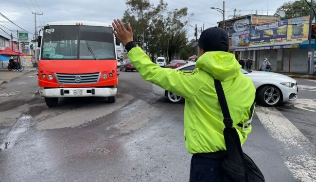 ¡Tome sus precauciones!, cierre de avenida San Rafael Atlixco por reparación de colector en Tláhuac