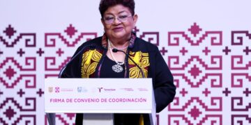 Ahora el plan es que se vote en el Pleno el próximo miércoles 13 de diciembre el dictamen de ratificación de Ernestina Godoy al frente de la Fiscalía. Como se ha dicho, para aprobarlo, se requiere de las dos terceras partes de los diputados presentes en la sesión de que se trate. Para asegurarlo, Morena debería conseguir el apoyo de 44 de los 66 legisladores que conforman el Congreso. FOTO: Fiscalía CDMX