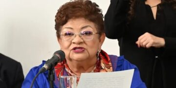 Si todos los diputados de oposición del PAN, PRI, PRD y MC en el Congreso de la Ciudad de México cumplen su palabra que han hecho pública, frenarán la ratificación por cuatro años más de Ernestina Godoy al frente de la Fiscalía General de Justicia de la Ciudad de México. FOTO: FGJCDMX