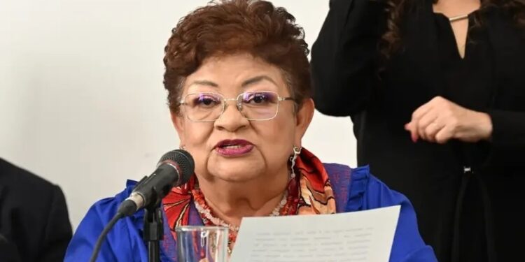 Si todos los diputados de oposición del PAN, PRI, PRD y MC en el Congreso de la Ciudad de México cumplen su palabra que han hecho pública, frenarán la ratificación por cuatro años más de Ernestina Godoy al frente de la Fiscalía General de Justicia de la Ciudad de México. FOTO: FGJCDMX