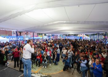 El anuncio de los militantes emecistas se da luego de que el Tribunal Electoral de la Ciudad de México (TECDMX) otorgara la licencia definitiva a Taboada como alcalde de la Benito Juárez, que le había sido chicaneada por la mayoría de Morena en el Congreso de la CDMX. FOTO: Campaña Taboada