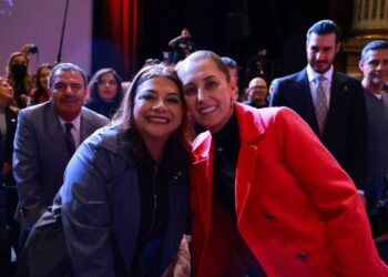 La candidata única de Morena a la Jefatura de Gobierno, Clara Brugada dijo que a través del modelo de seguridad que impulsó en su momento Claudia Sheinbaum como jefa de Gobierno se logró la reducción en los delitos de alto impacto en más de la mitad y se atendió a las poblaciones más vulnerables acercándoles sus derechos. FOTO: X / Brugada