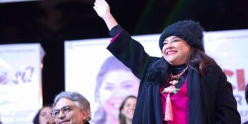 La precandidata única de Morena a la Jefatura de Gobierno Clara Brugada reconoció el problema de gentrificación que existe en las colonias Hipódromo-Condesa y Roma de la capital del país, ante lo cual resaltó la importancia de atender la situación, así como atender el tema de la reconstrucción en la capital, en esas colonias. FOTO: Campaña Brugada